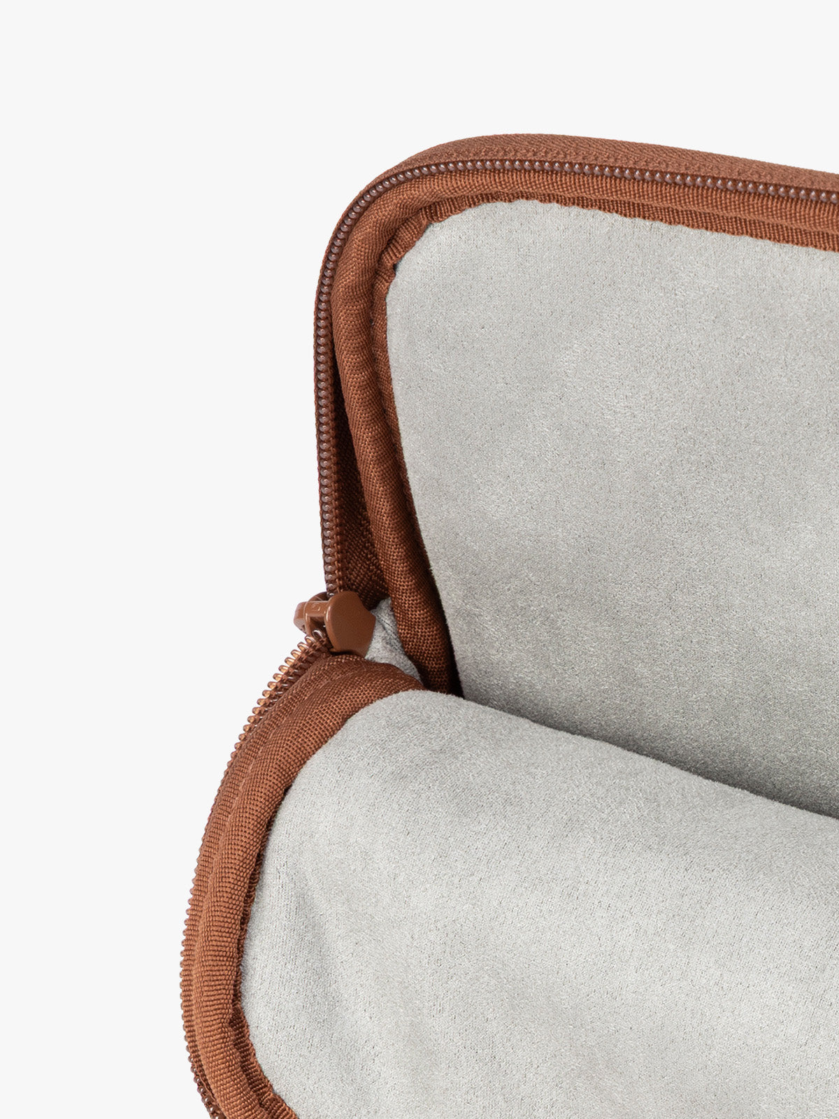 Luka 14 Padded Laptop Sleeve in Vegan Leather - Image 4