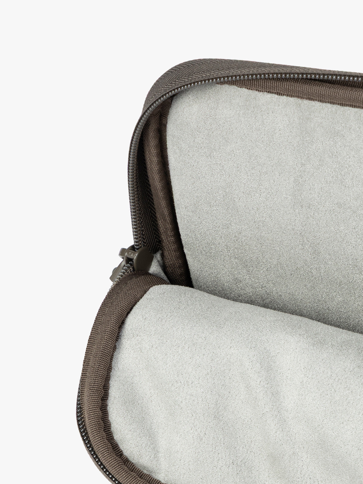 Luka 14 Padded Laptop Sleeve in Vegan Leather - Image 16