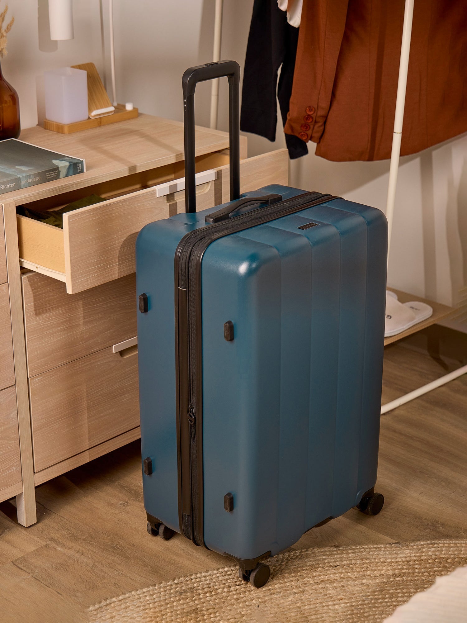 Evry Large Luggage - Image 26