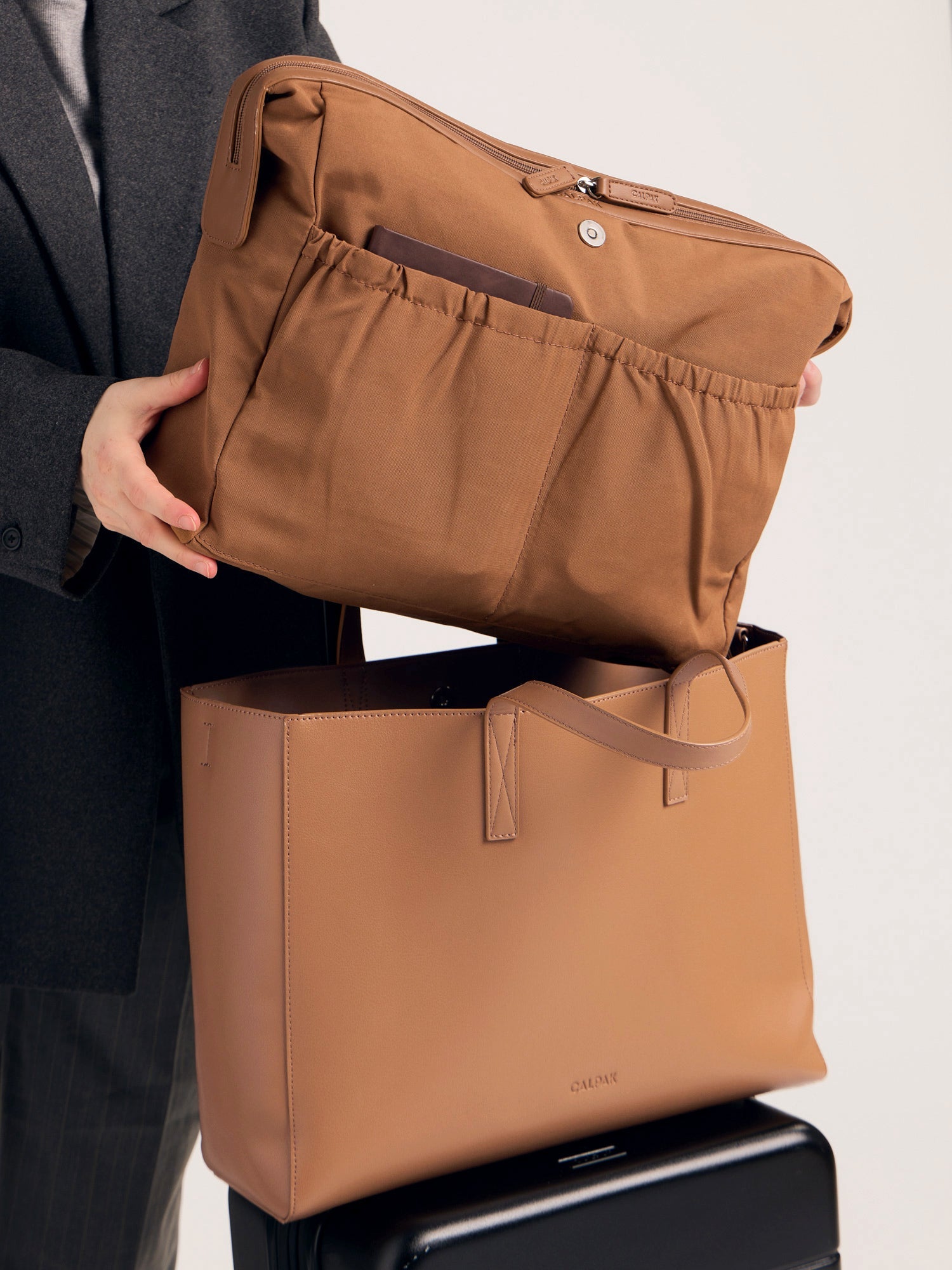 Haven 16 Laptop Tote Bag - Image 18
