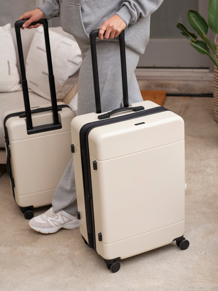 Hue Medium Luggage - Image 28