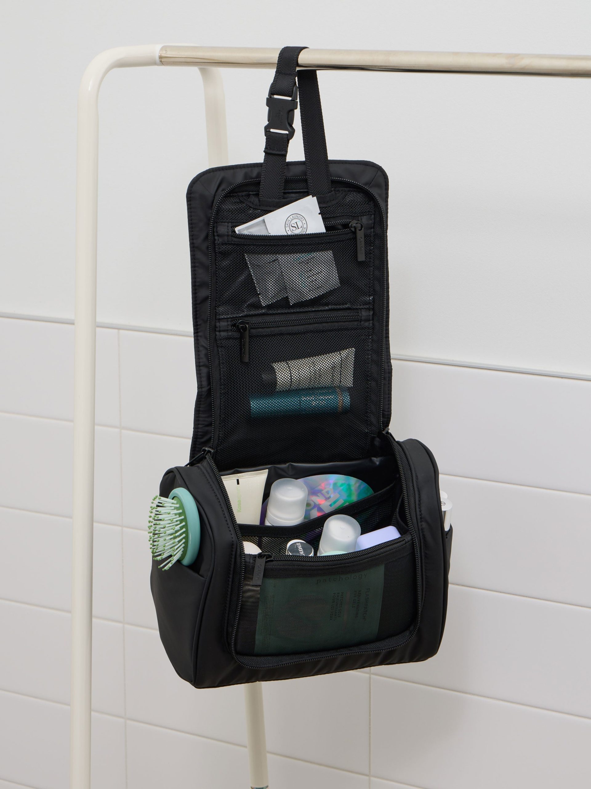 Luka Hanging Toiletry Bag - Image 2