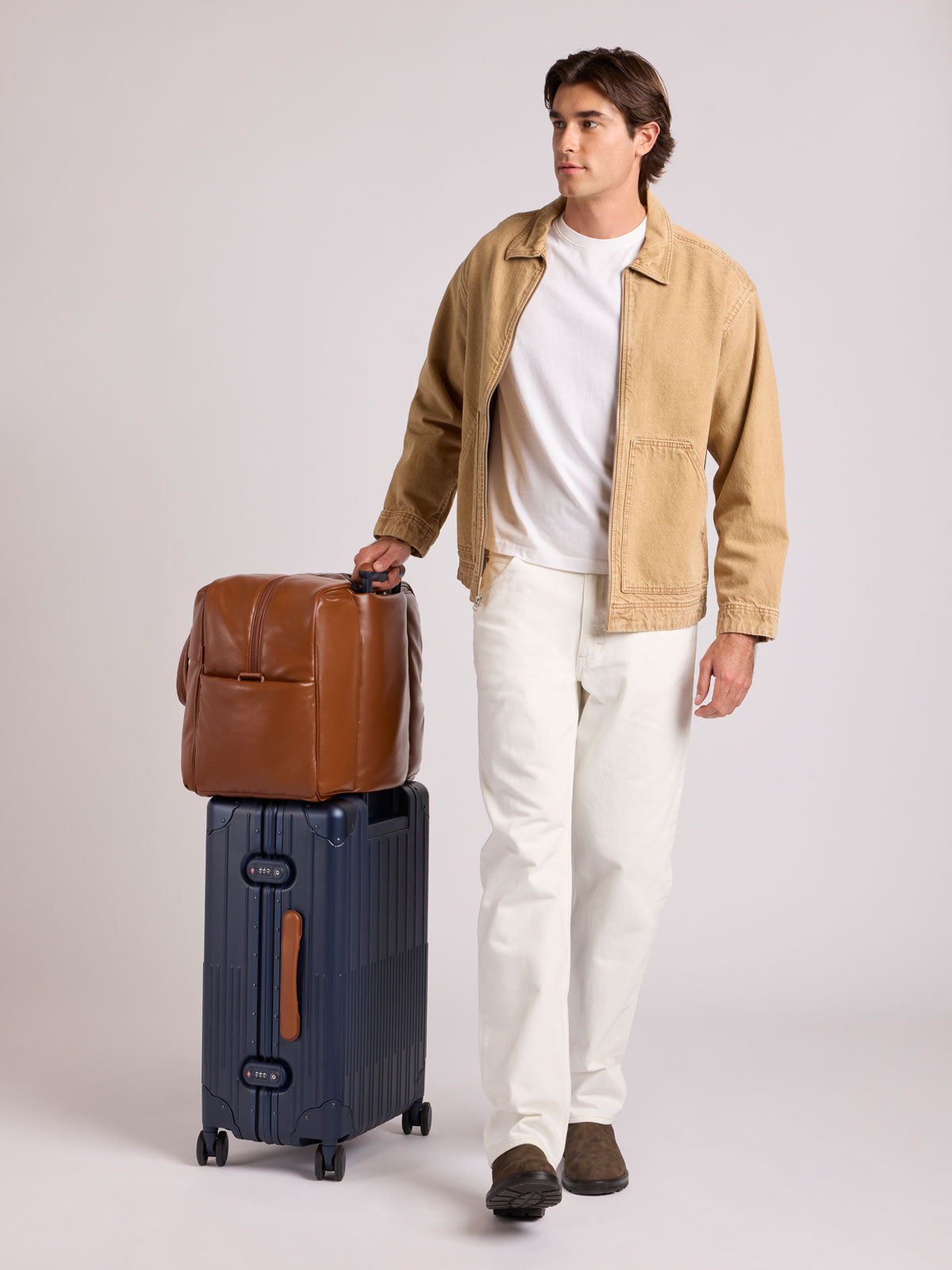 Vault Medium Luggage - Image 8